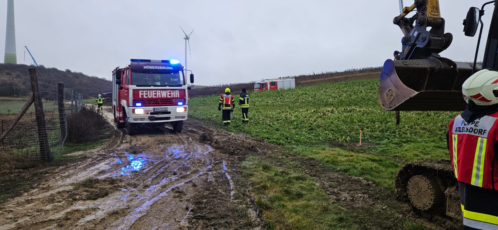 Einsatz Fahrzeugbergung - Absicherung der Unfallstelle