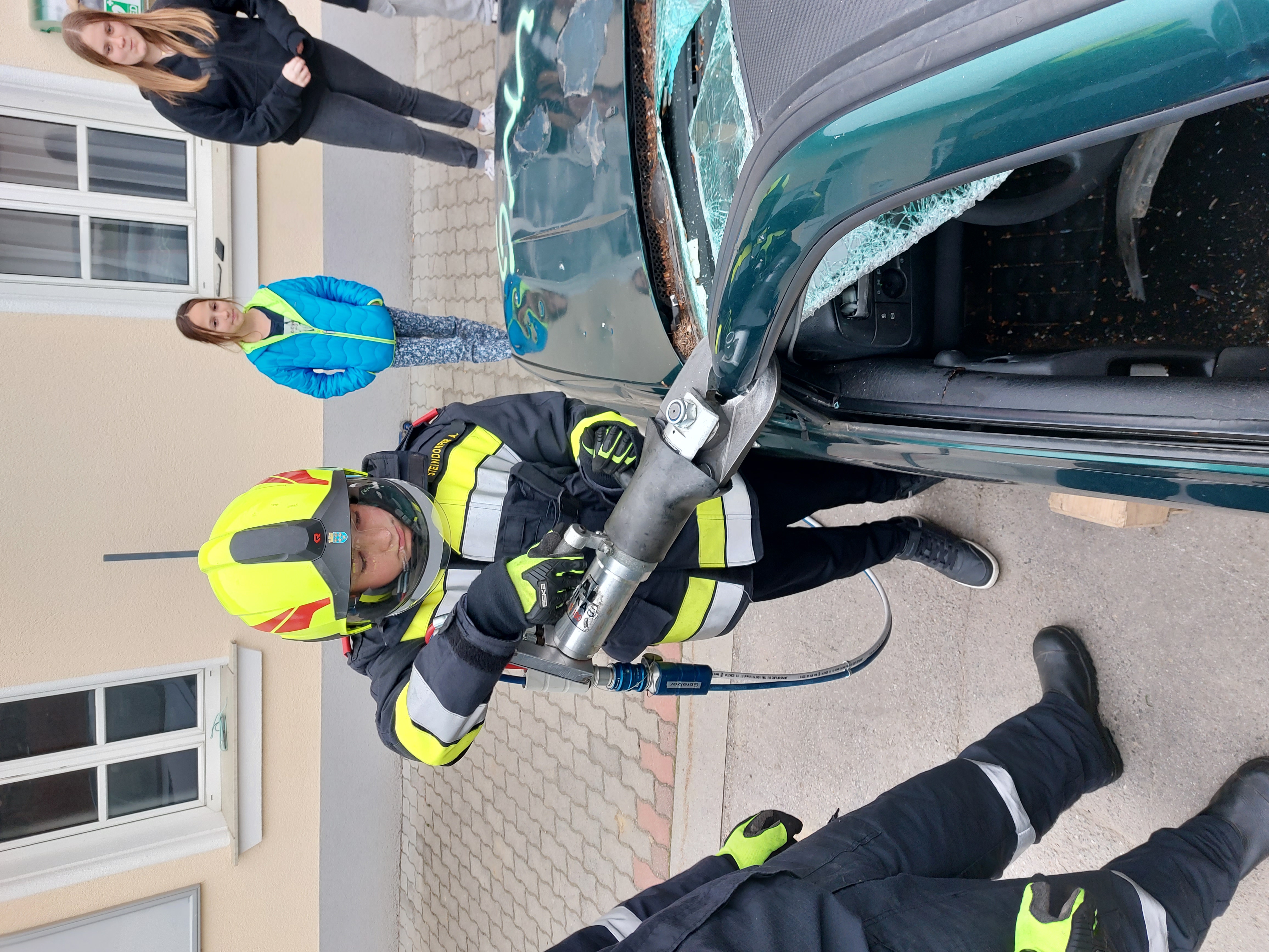 Jugendfeuerwehr beim Teambuilding